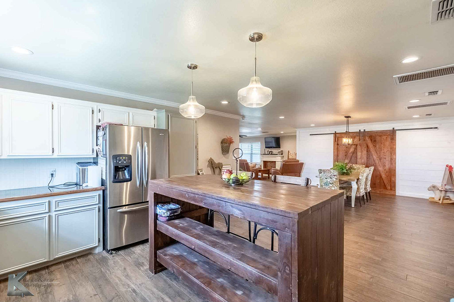 2574 CR 162, Ovalo, TX Photo