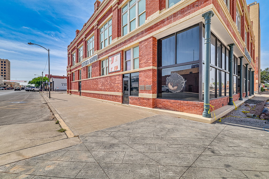 25 S Chadbourne Street, San Angelo, TX 76903 Photo