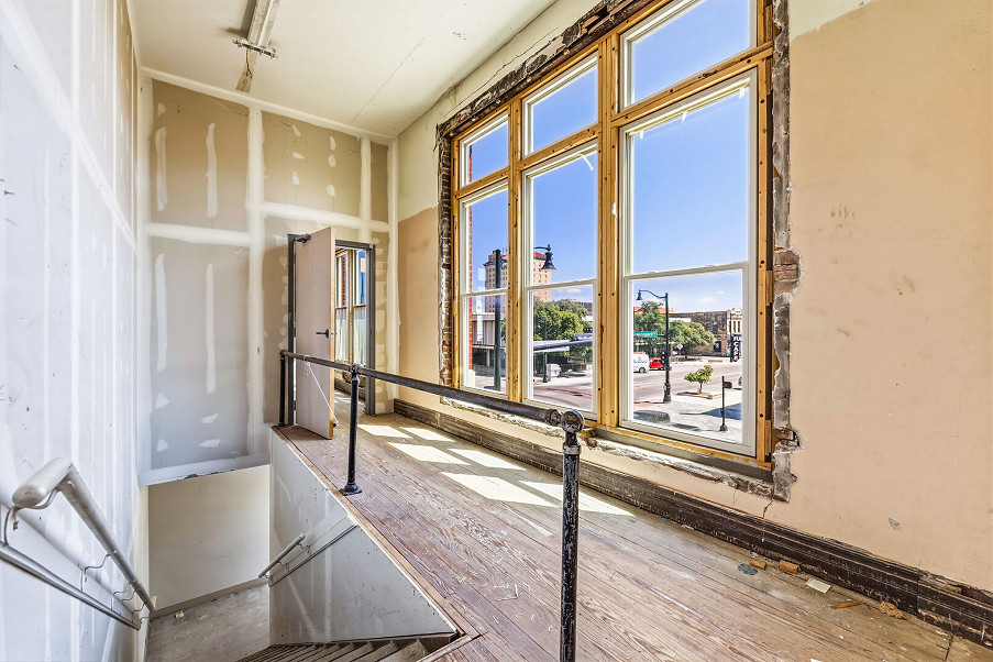 25 S Chadbourne Street, San Angelo, TX 76903 Photo