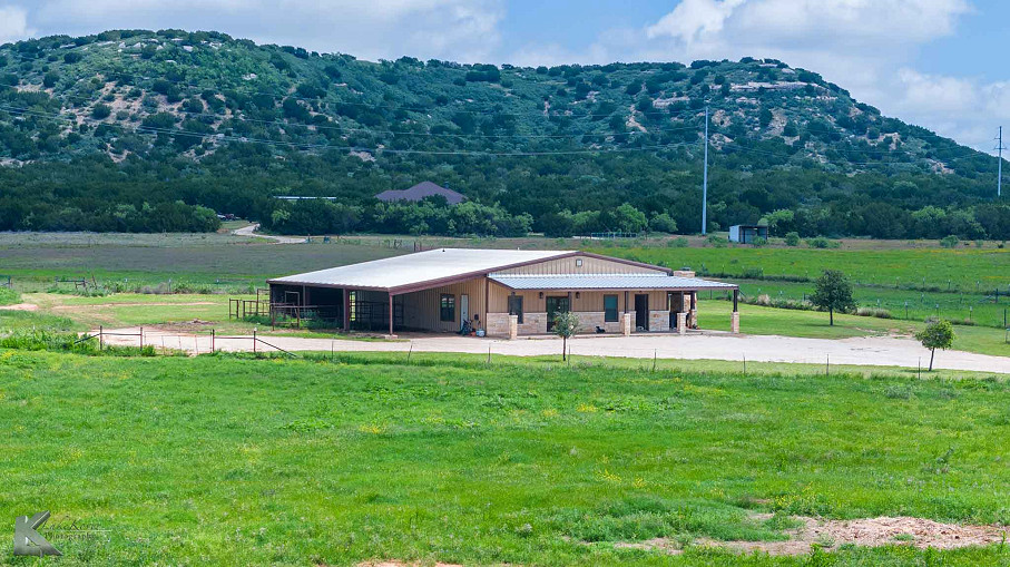 2574 CR 162, Ovalo, TX Photo