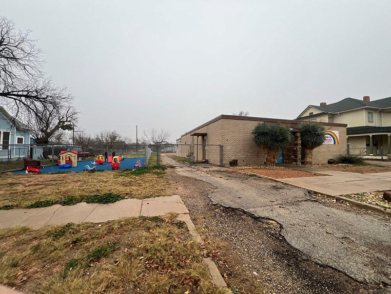 113 E Twohig Avenue Photo